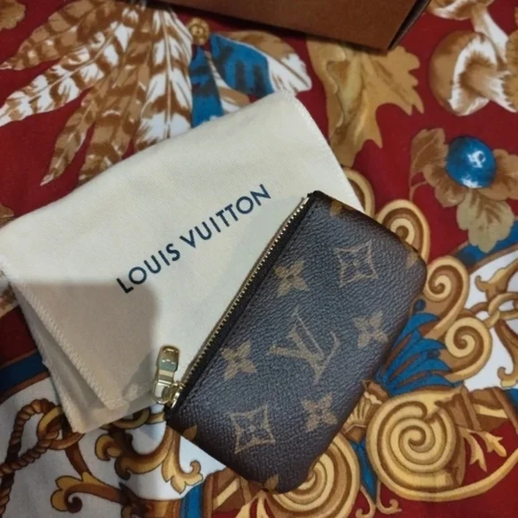 Louis Vuitton Key Pouch - Picture 4 of 5